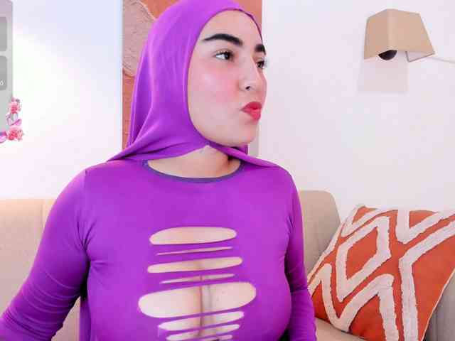 Malika-Noor webcam