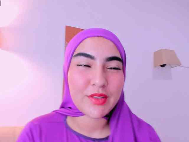 Malika-Noor webcam
