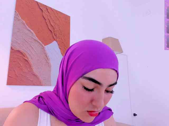Malika-Noor webcam