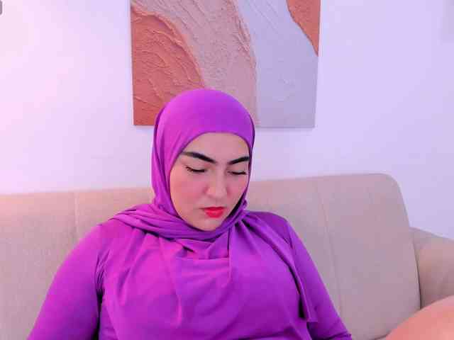 Malika-Noor webcam