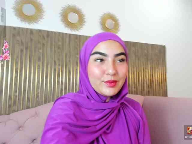 Malika-Noor webcam