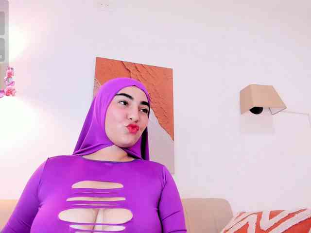 Malika-Noor webcam