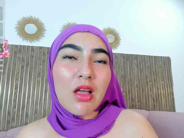 Malika-Noor webcam