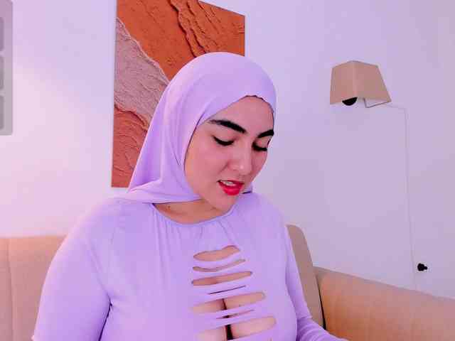 Malika-Noor webcam
