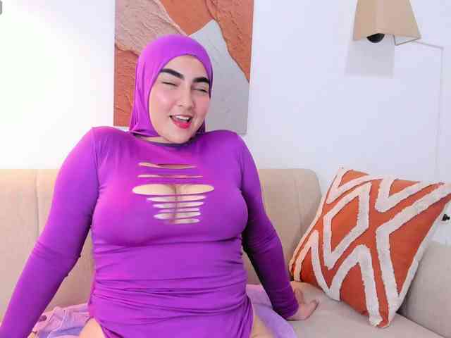 Malika-Noor webcam