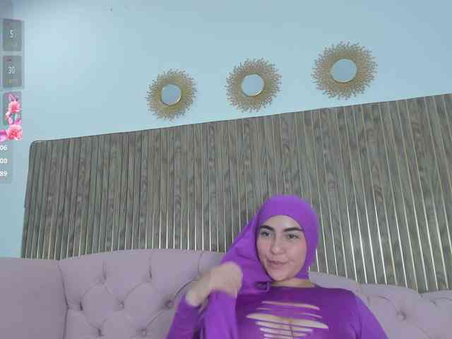 Malika-Noor webcam