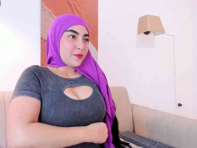 Malika-Noor webcam