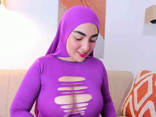 Malika-Noor webcam
