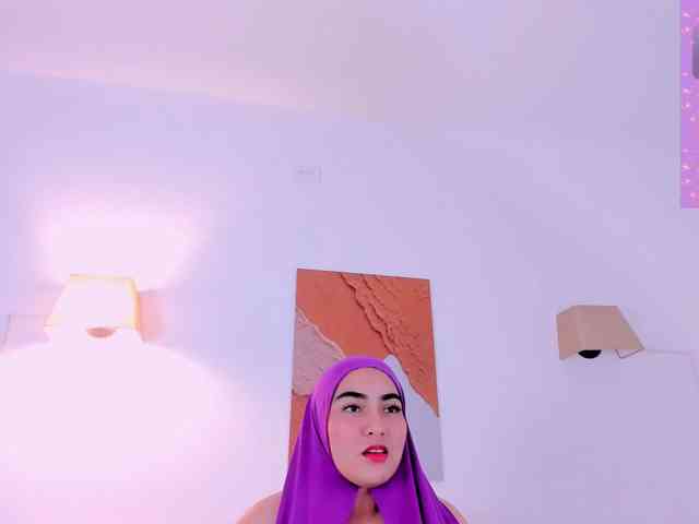 Malika-Noor webcam