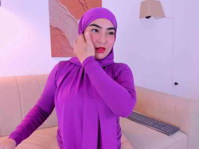 Malika-Noor webcam