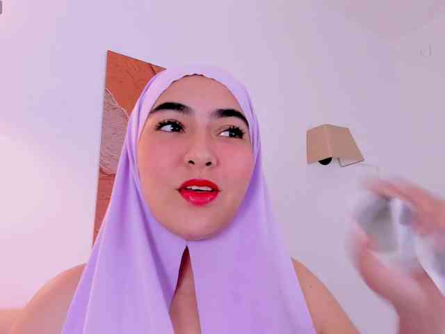 Malika-Noor webcam