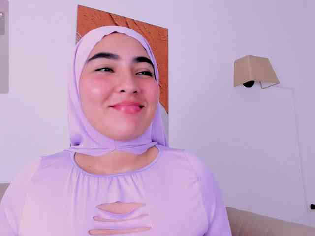 Malika-Noor webcam