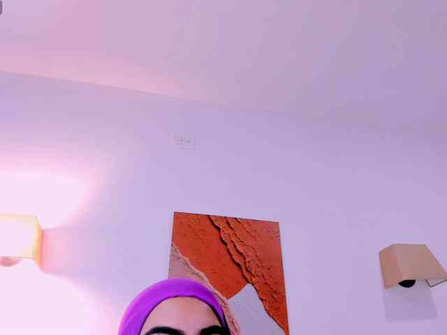 Malika-Noor webcam