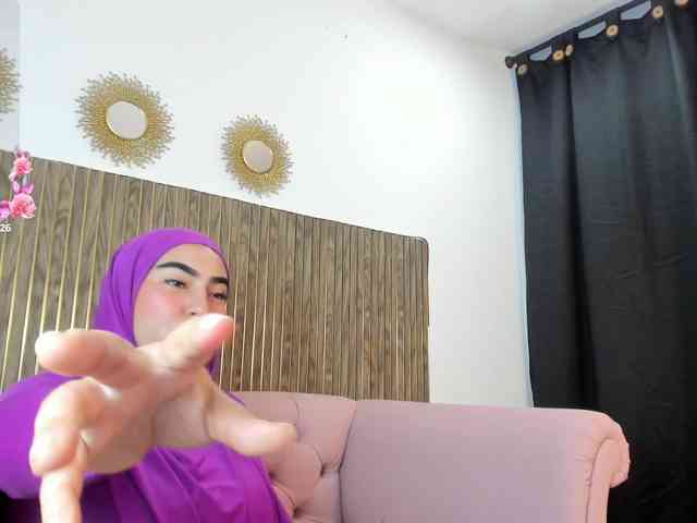 Malika-Noor webcam