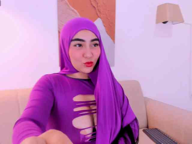 Malika-Noor webcam