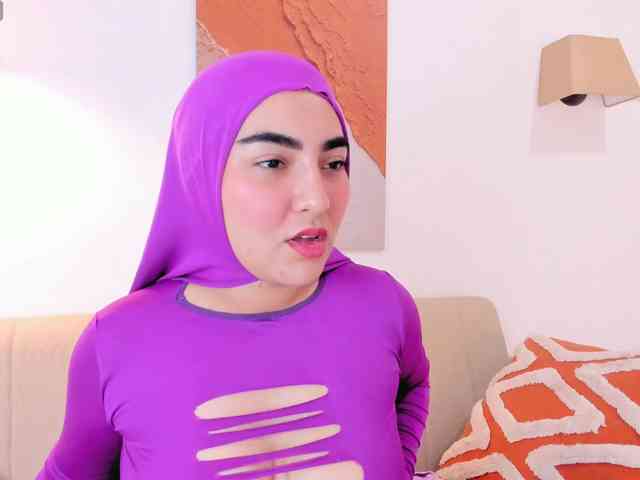 Malika-Noor webcam
