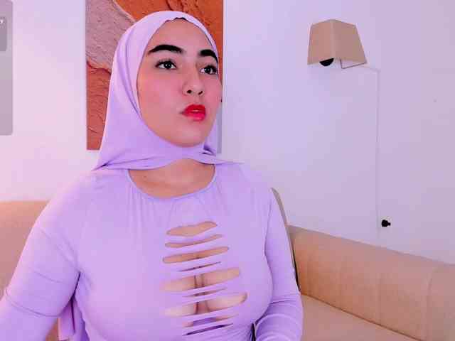 Malika-Noor webcam