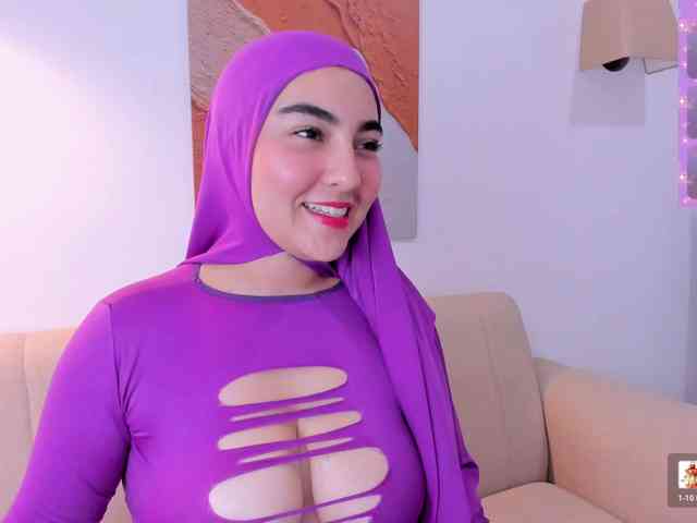 Malika-Noor webcam