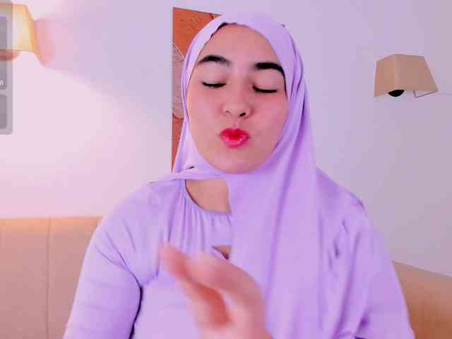 Malika-Noor webcam