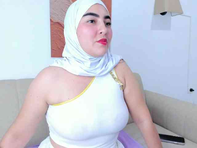 Malika-Noor webcam