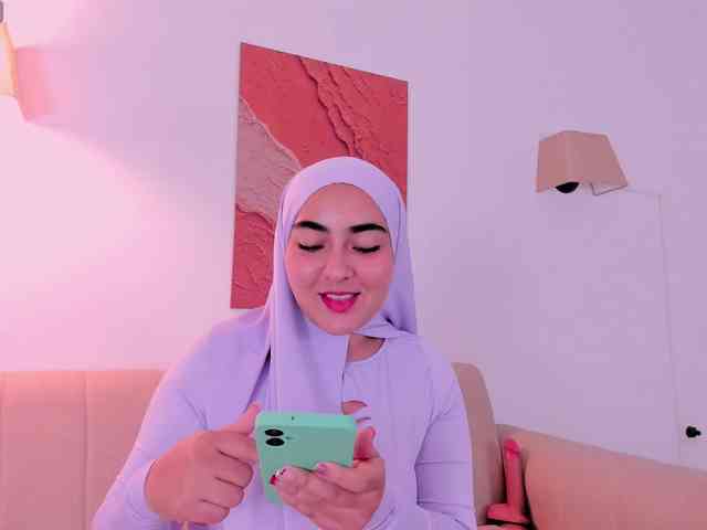 Malika-Noor webcam