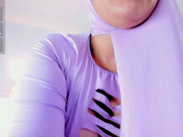 Malika-Noor webcam