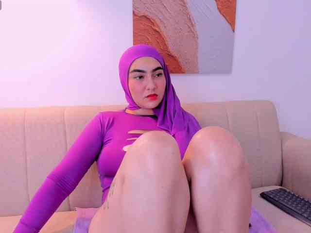 Malika-Noor webcam
