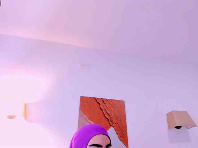 Malika-Noor webcam