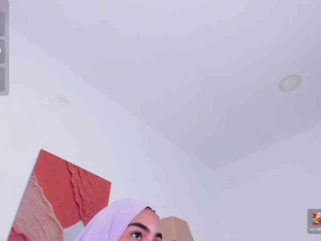 Malika-Noor webcam