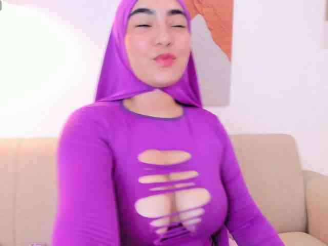 Malika-Noor webcam