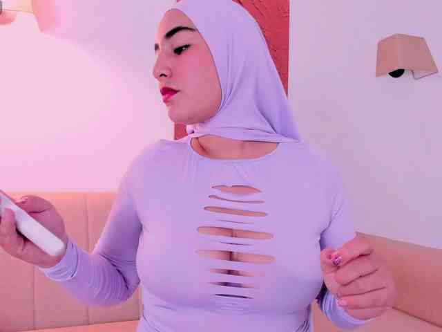 Malika-Noor webcam