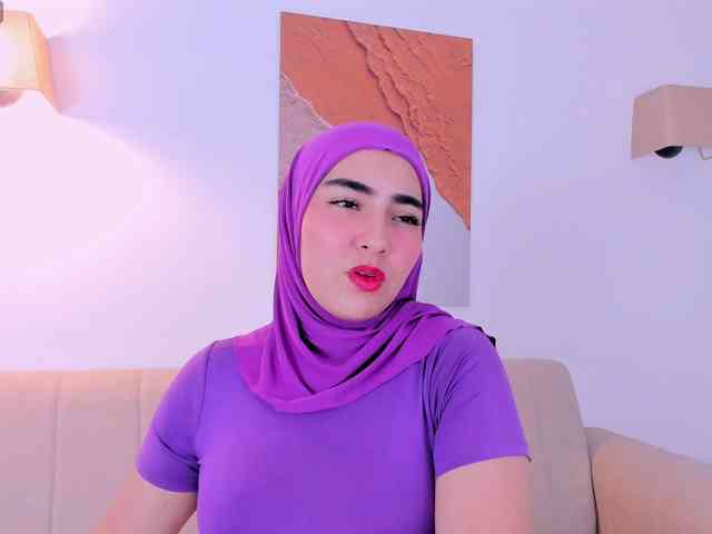 Malika-Noor webcam
