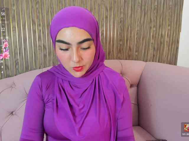 Malika-Noor webcam