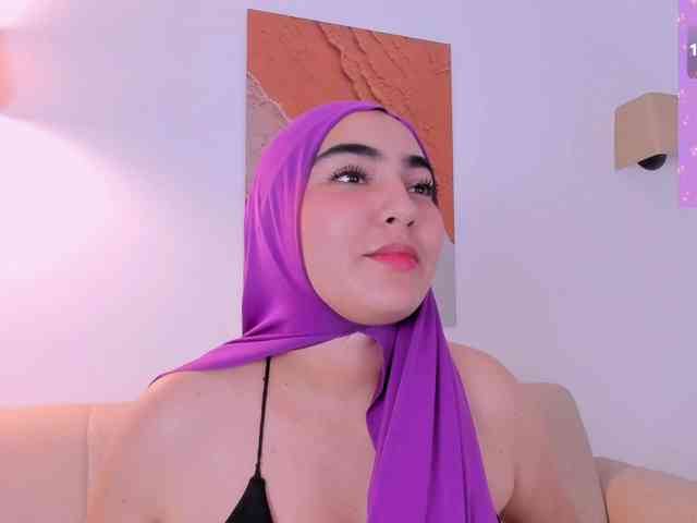 Malika-Noor webcam