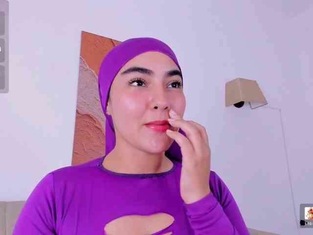 Malika-Noor webcam