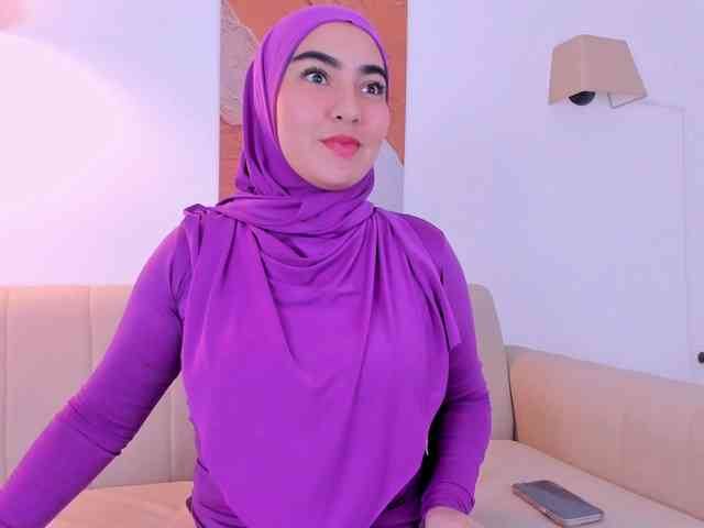 Malika-Noor webcam