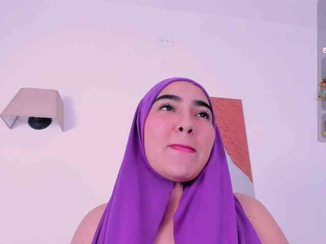 Malika-Noor webcam