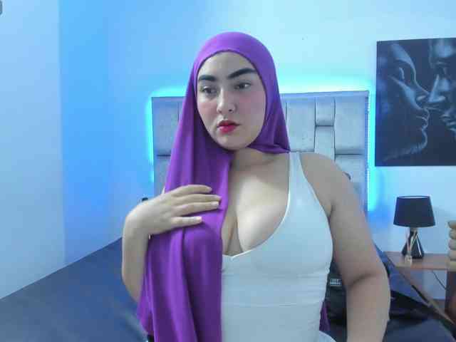 Malika-Noor webcam
