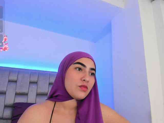 Malika-Noor webcam