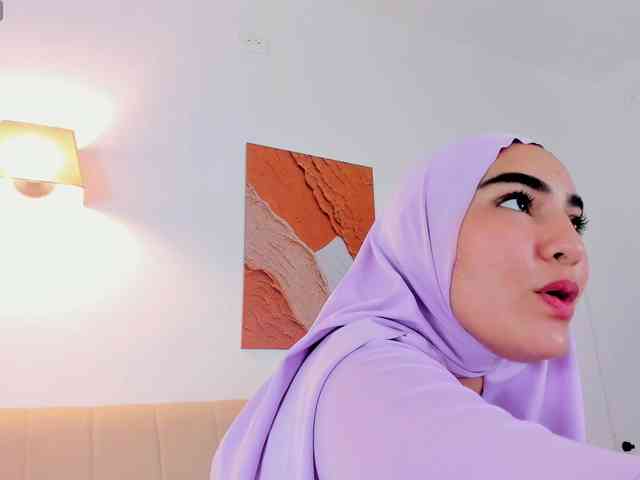 Malika-Noor webcam