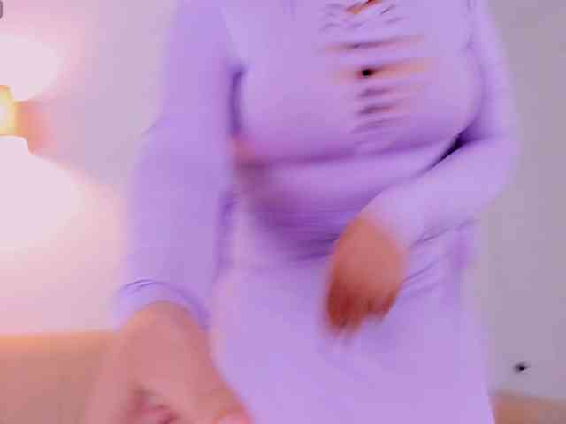 Malika-Noor webcam