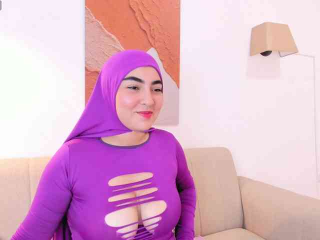 Malika-Noor webcam