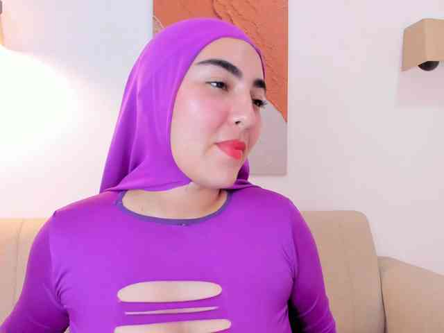 Malika-Noor webcam
