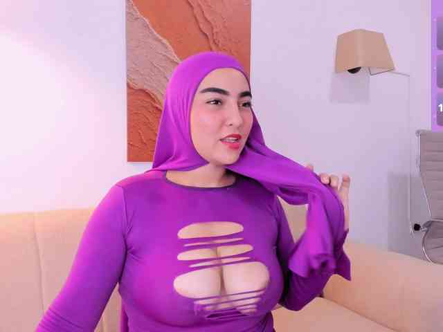 Malika-Noor webcam