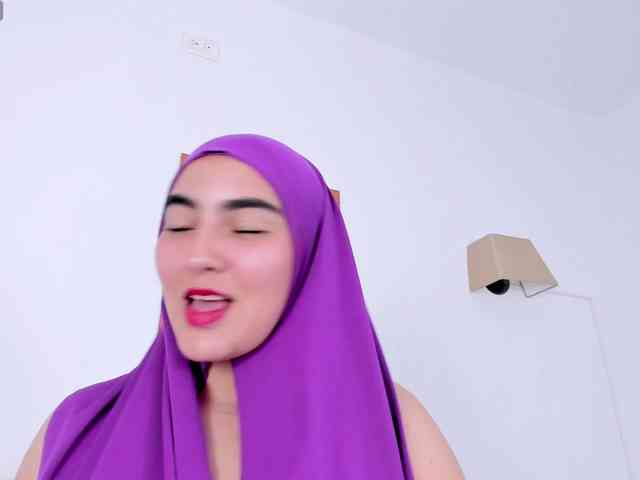 Malika-Noor webcam