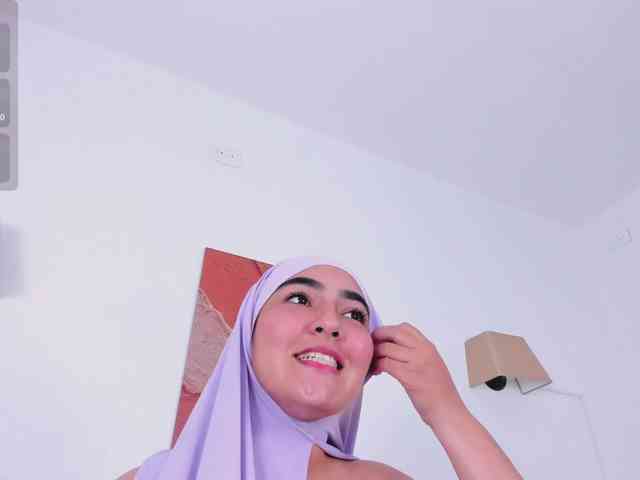 Malika-Noor webcam