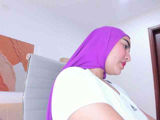 Malika-Noor webcam