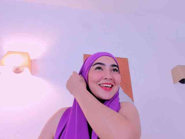 Malika-Noor webcam