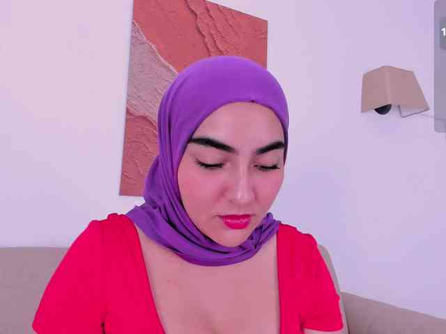 Malika-Noor webcam
