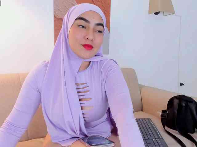 Malika-Noor webcam